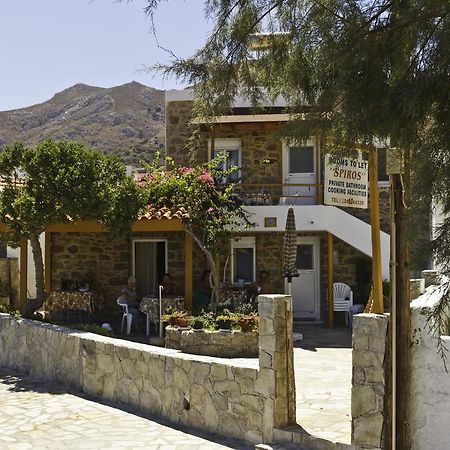 Spiros Apartments Livadia (Tilos) Exterior foto