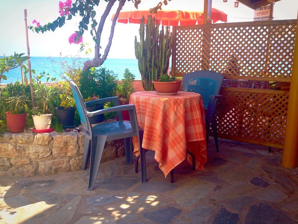 Spiros Apartments Livadia (Tilos) Exterior foto