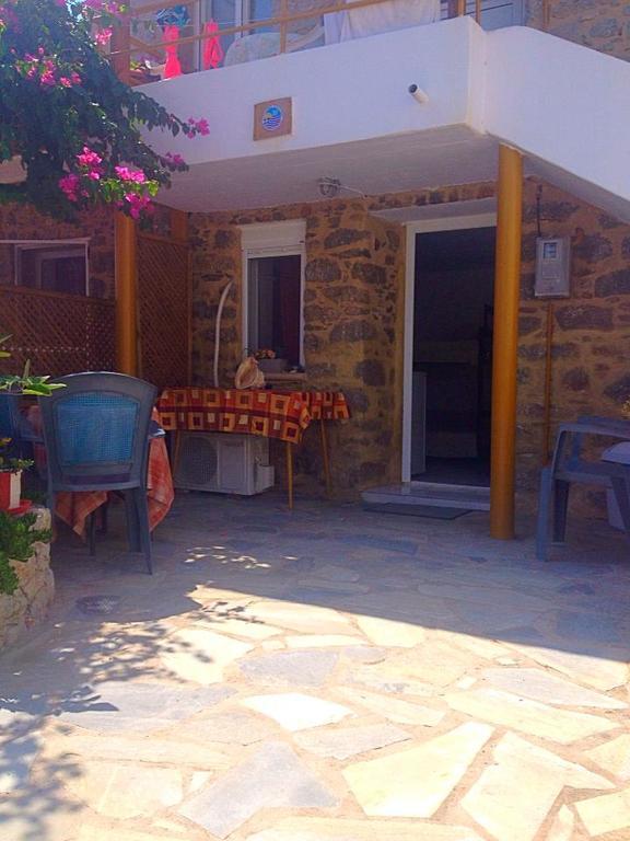 Spiros Apartments Livadia (Tilos) Exterior foto