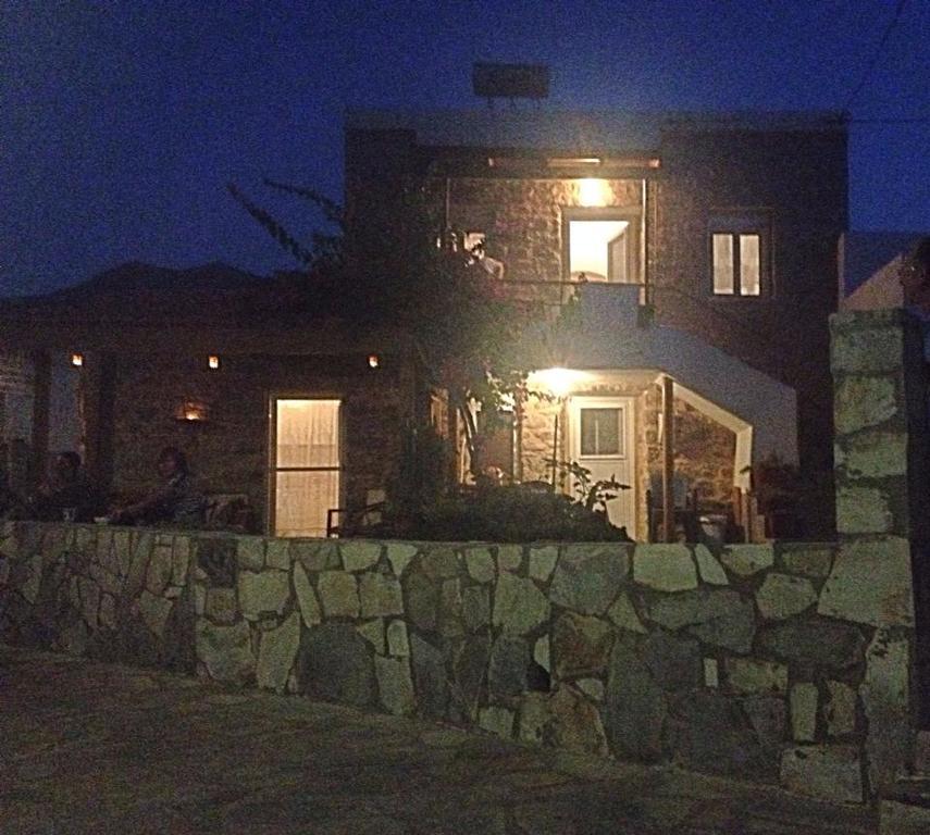 Spiros Apartments Livadia (Tilos) Exterior foto